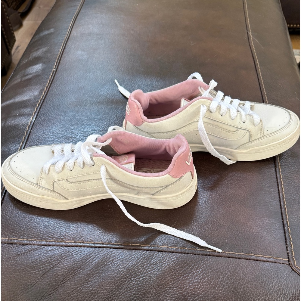 VANS Women’s size 7 low top sneaker